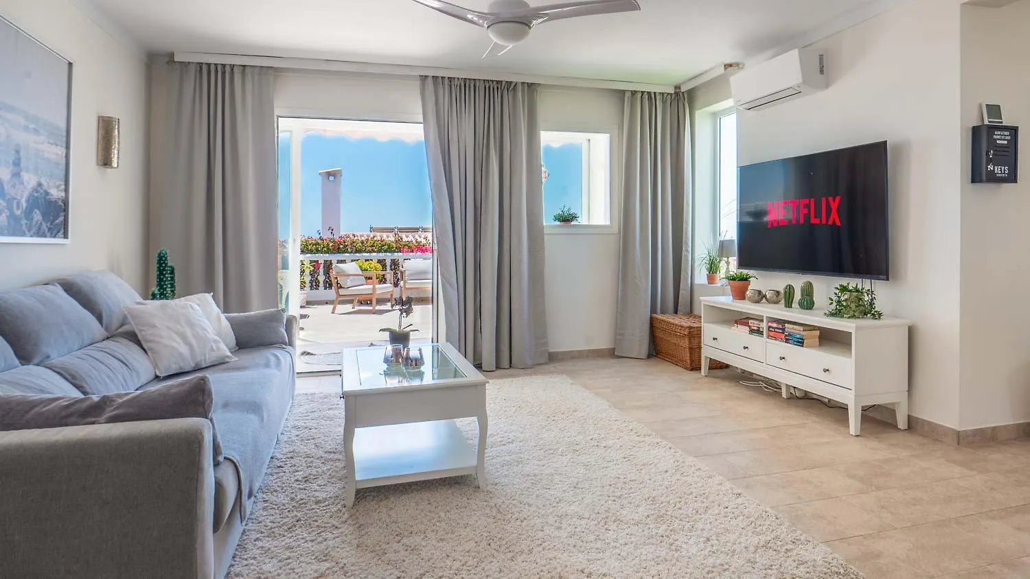 Lovely Townhouse, Several Terraces, Garden, Pool Nerja 0*,